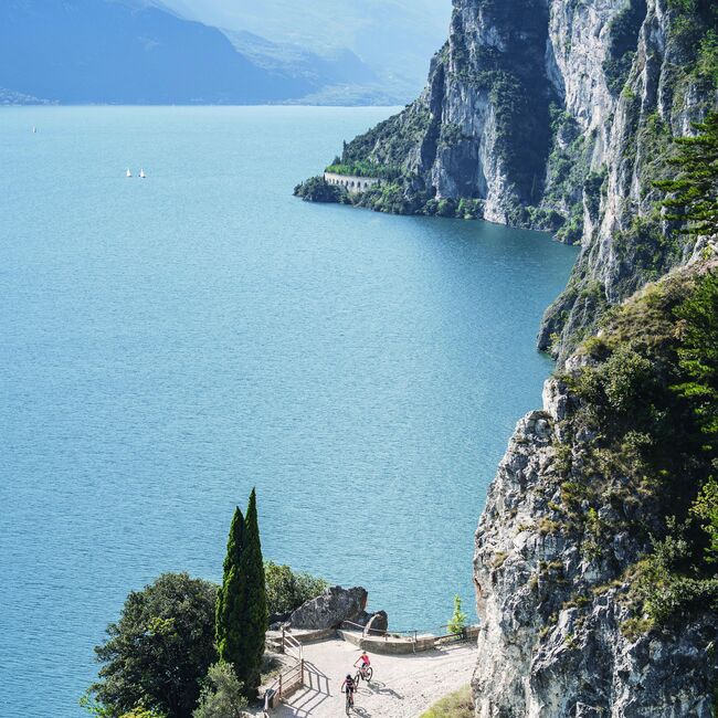 Bike e trekking panoramico sul Sentiero del Ponale  