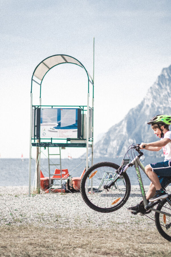 Pedalando sulle ciclabili del Lago di Garda