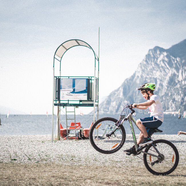 Pedalando sulle ciclabili del Lago di Garda