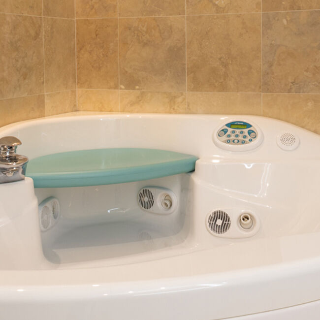 Astoria Suite - Breathe tranquility, immersed in the pleasant sensations of the whirlpool tub