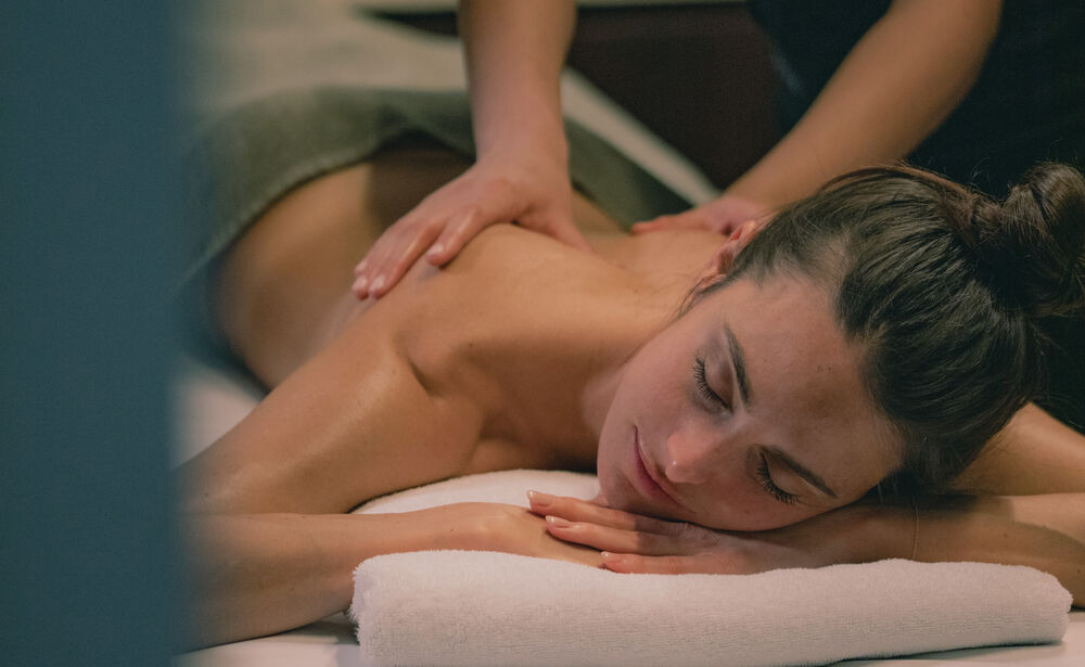 Massages and treatments: Natural Feeling massages to take care of yourself, in every sense.