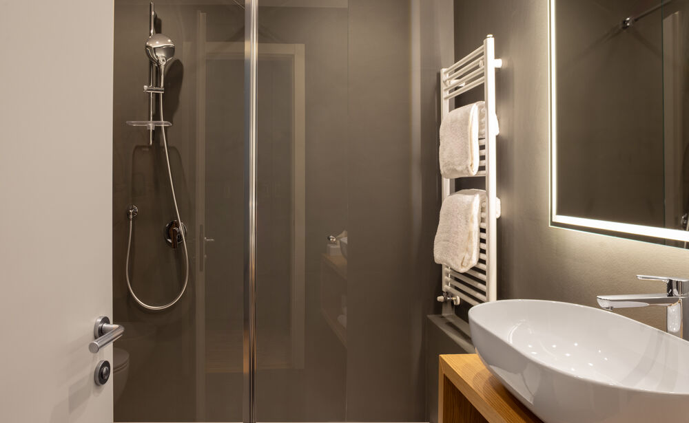 Deluxe with balcony: Bright atmospheres and comfort inspired by nature.