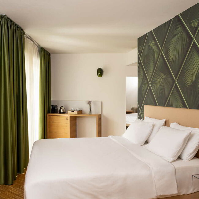 Park Junior Suite - In the Park Junior Suite, nature is all around you, with a balcony overlooking the park