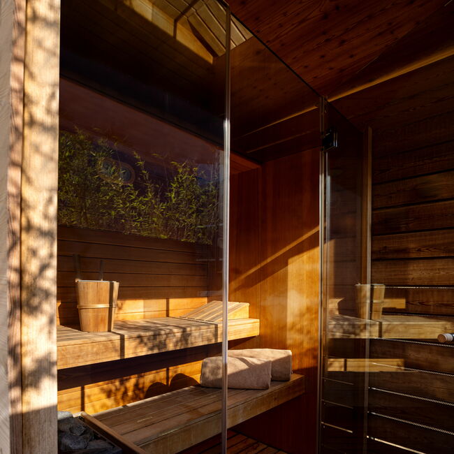 Park Wellness Junior Suite - Genießen Sie Wellness pur in unserer exklusiven Sauna auf der Terrasse.