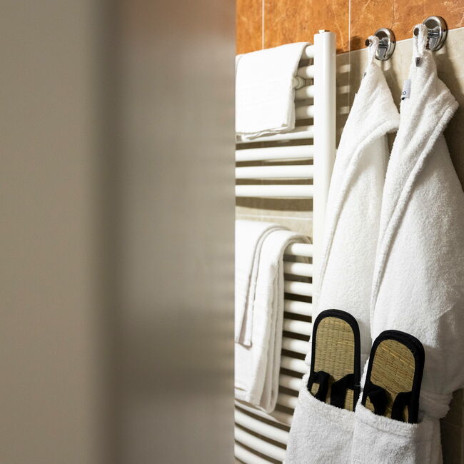 Economy Room: Simplicity, for a holiday with your significant other.